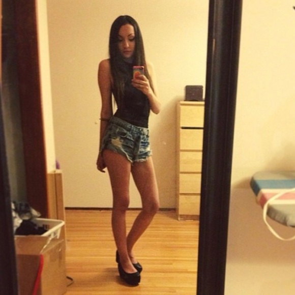 NWOT One Teaspoon ‘Bandits’ Denim Shorts - Picture 3 of 5